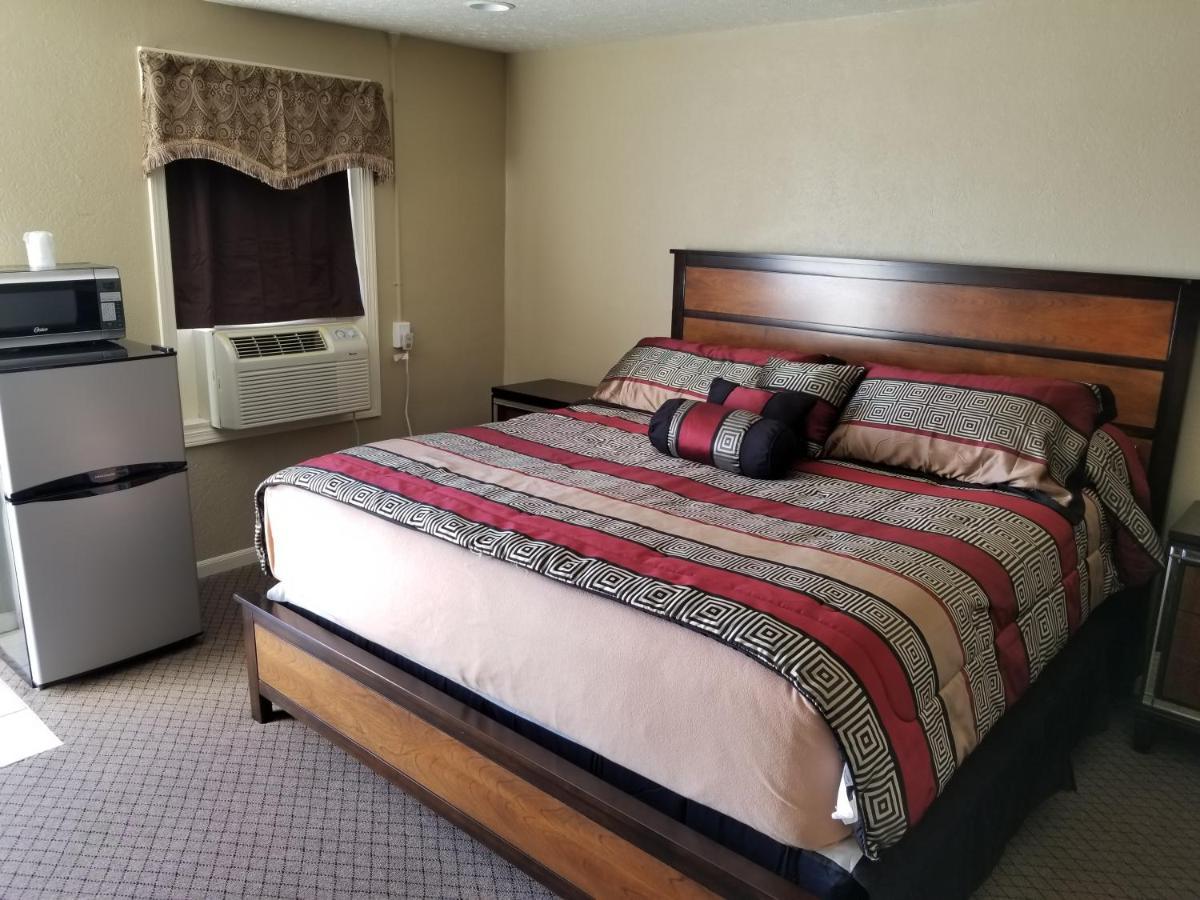 Best Inn Motel サライナ エクステリア 写真
